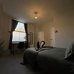 Central Seaside Apartment With Home Cinema