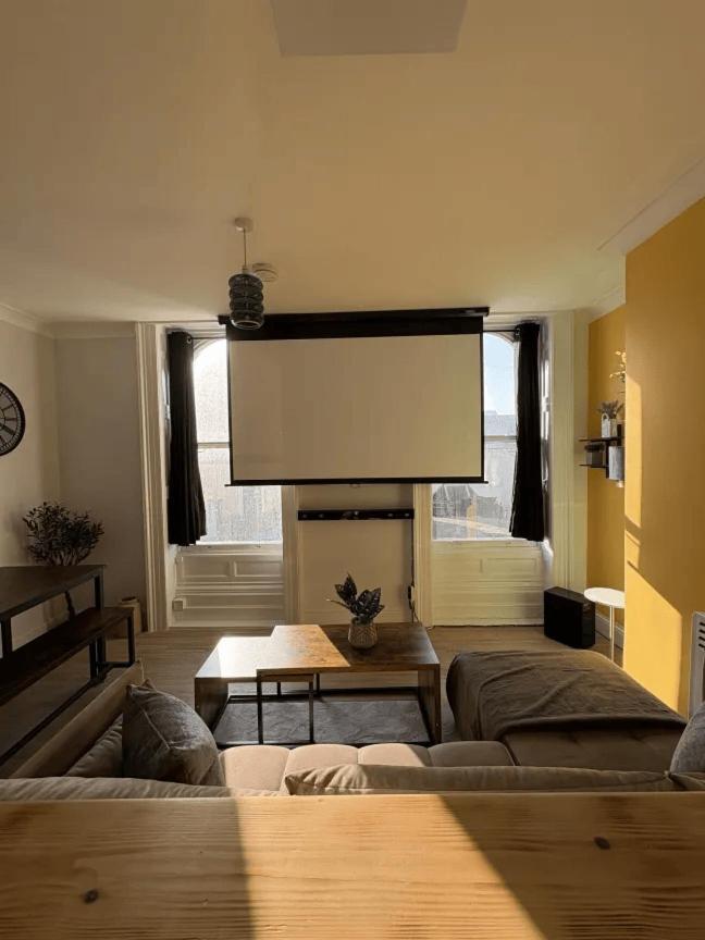 Seaside With Cinema Apartment *