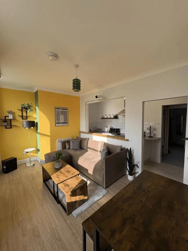 Seaside With Cinema Apartment *